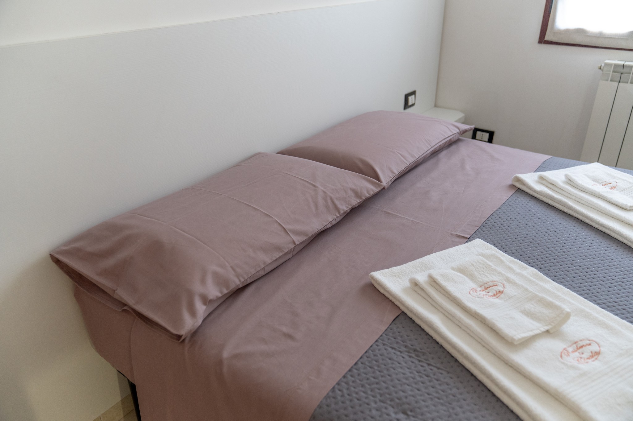 Camera matrimoniale accogliente al Residence La Cicala.